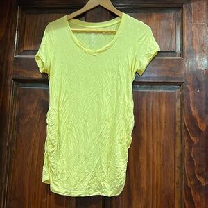 Size S Short Sleeve V neck neck maternity tee